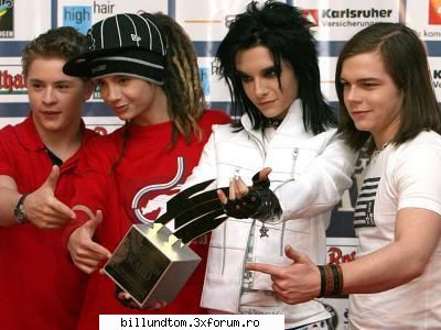 poze - 2 rosii, 2 albi - Tokio Hotel