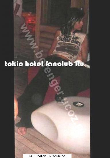 poze cu bill kaulitz - ast ii chiar el mai am poze cu el cand nu stie ca - Bill