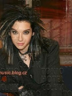 poze cu bill kaulitz - and here . cu 2peu - Bill