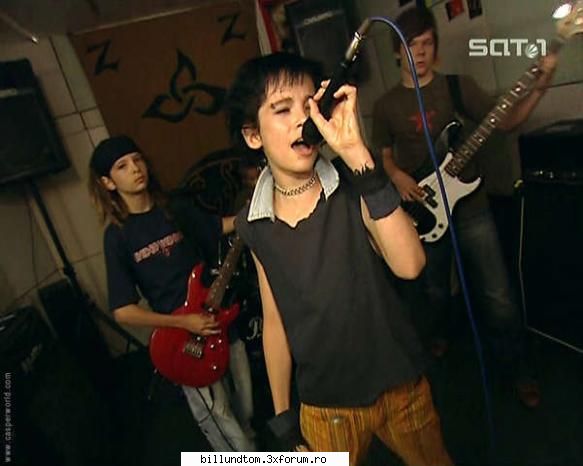 poze cu bill kaulitz - nu am` ce spune d poza asta`.. =) - Bill